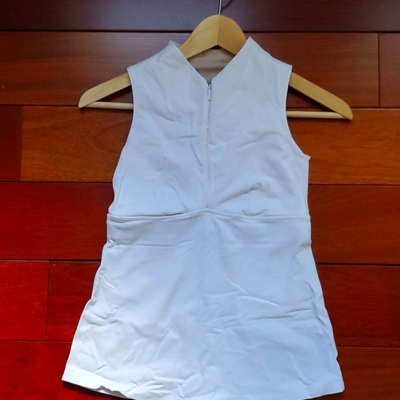 Lululemon - Picture 1 of 3